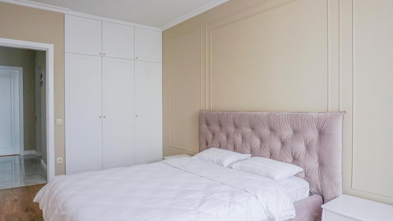 Luxury Apartment Near Metro Station Osokorky Kiev Eksteriør billede
