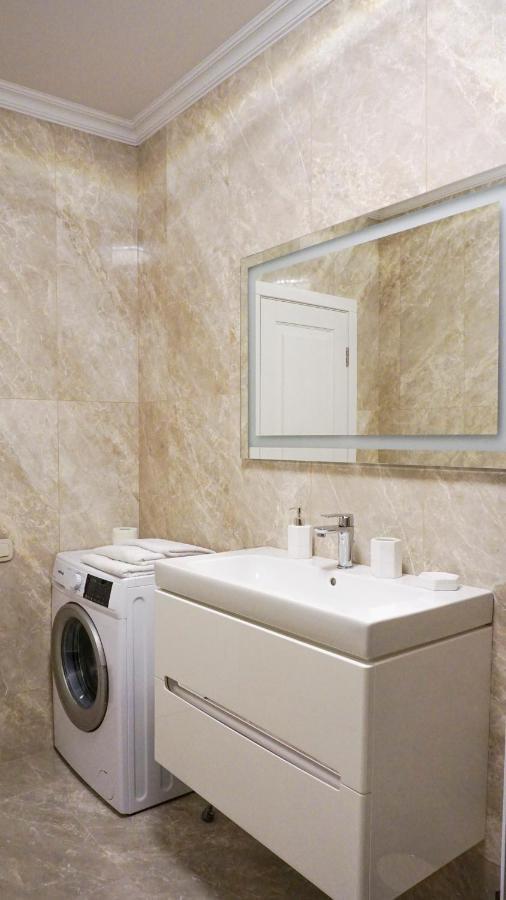 Luxury Apartment Near Metro Station Osokorky Kiev Eksteriør billede