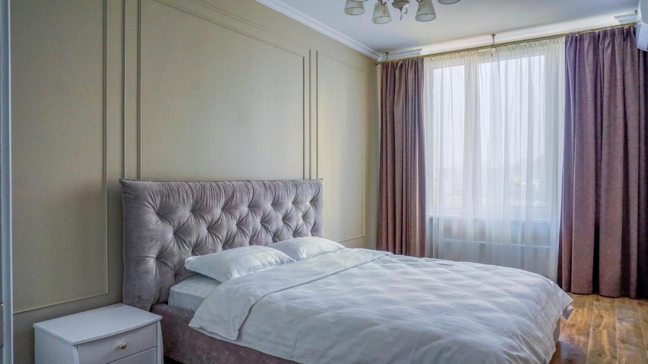 Luxury Apartment Near Metro Station Osokorky Kiev Eksteriør billede