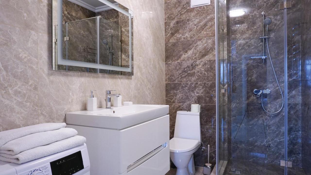 Luxury Apartment Near Metro Station Osokorky Kiev Eksteriør billede