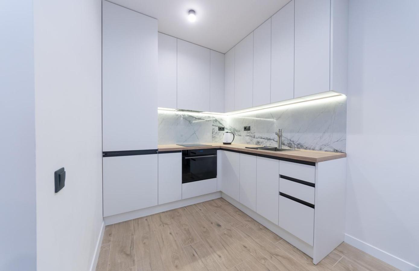 Luxury Apartment Near Metro Station Osokorky Kiev Eksteriør billede