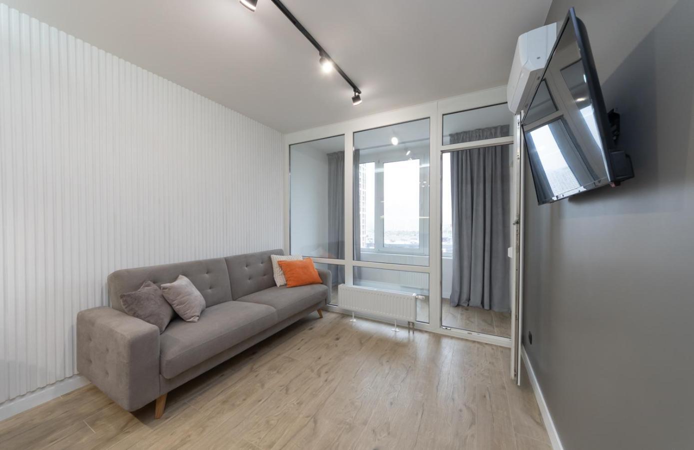 Luxury Apartment Near Metro Station Osokorky Kiev Eksteriør billede