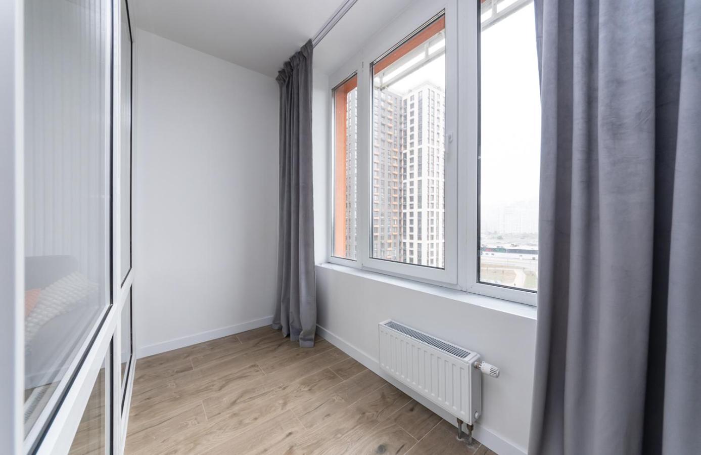 Luxury Apartment Near Metro Station Osokorky Kiev Eksteriør billede
