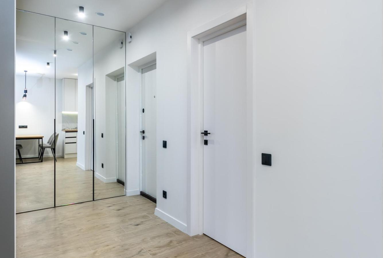 Luxury Apartment Near Metro Station Osokorky Kiev Eksteriør billede