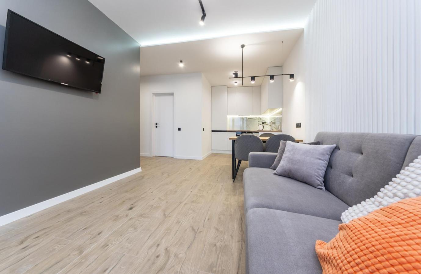 Luxury Apartment Near Metro Station Osokorky Kiev Eksteriør billede