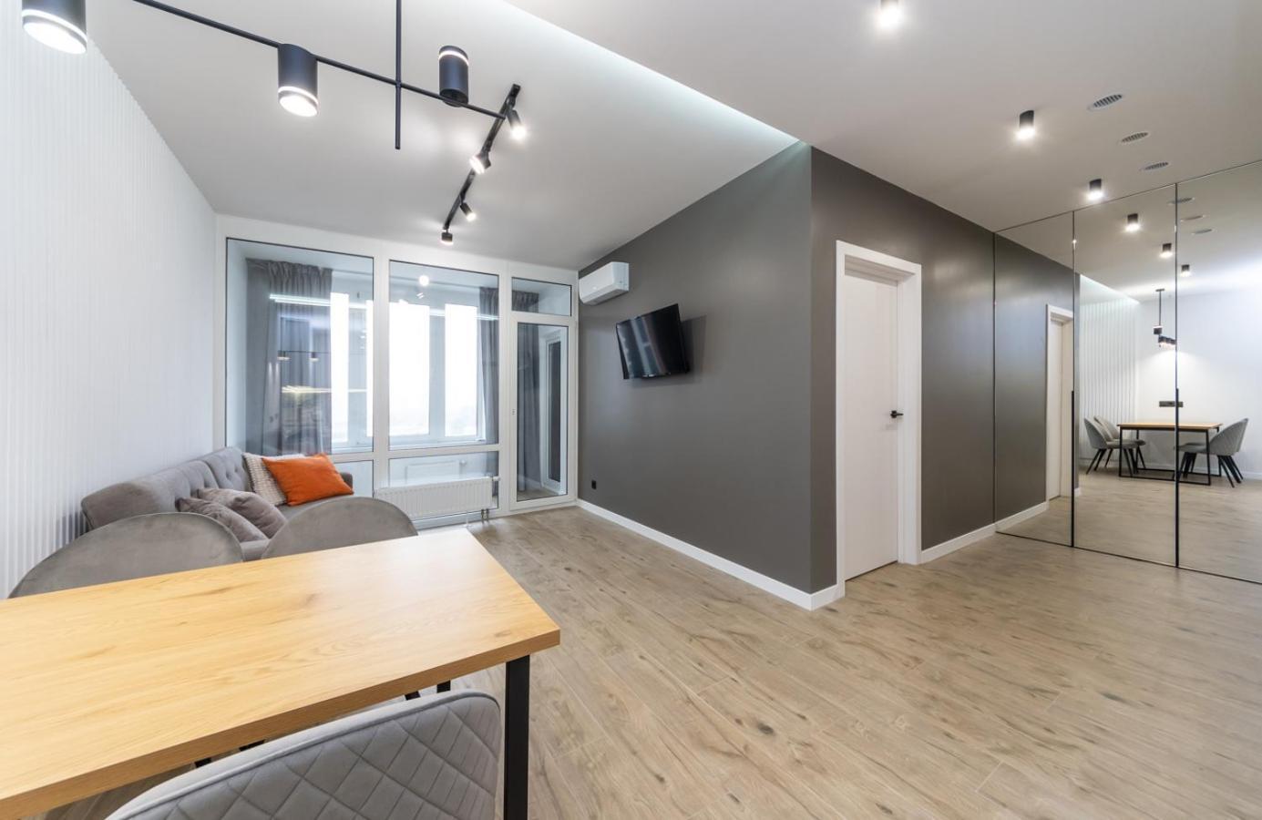 Luxury Apartment Near Metro Station Osokorky Kiev Eksteriør billede