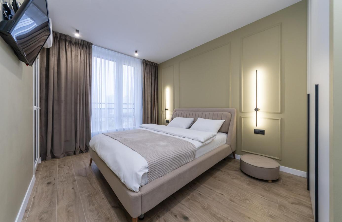 Luxury Apartment Near Metro Station Osokorky Kiev Eksteriør billede
